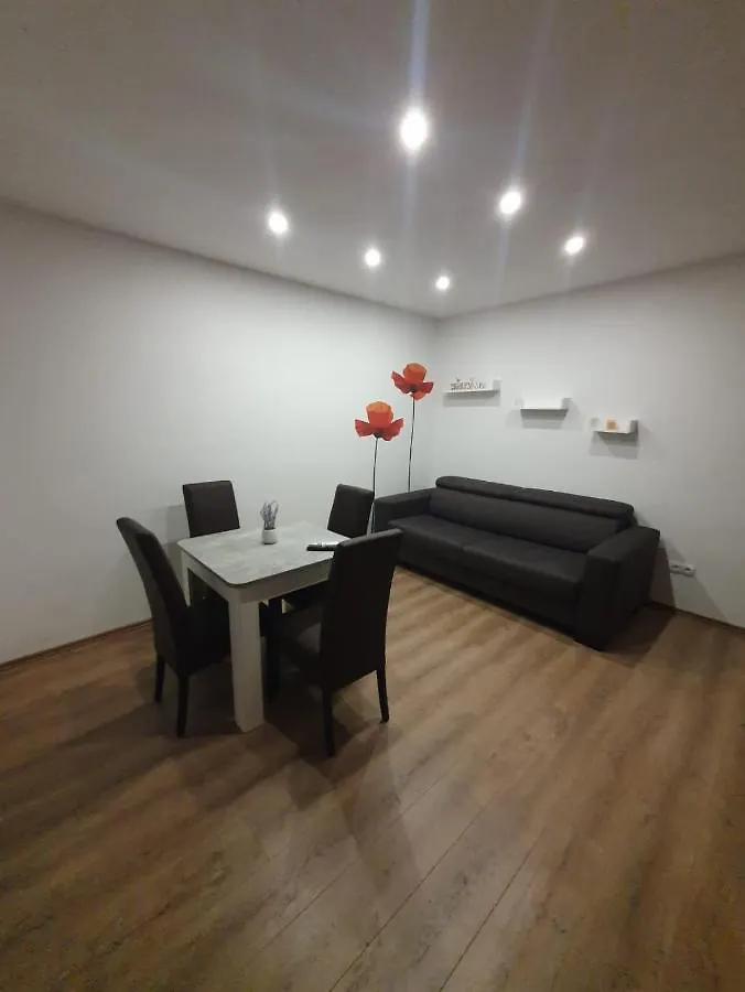 Odlicno Opremljeni Novouredeni Apartmani Iva, Okrug Gornji Trogir