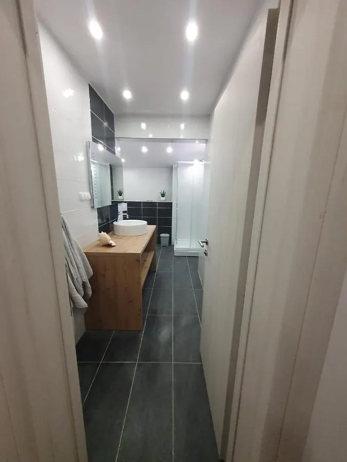 Apartment Odlicno Opremljeni Novouredeni Apartmani Iva, Okrug Gornji Trogir
