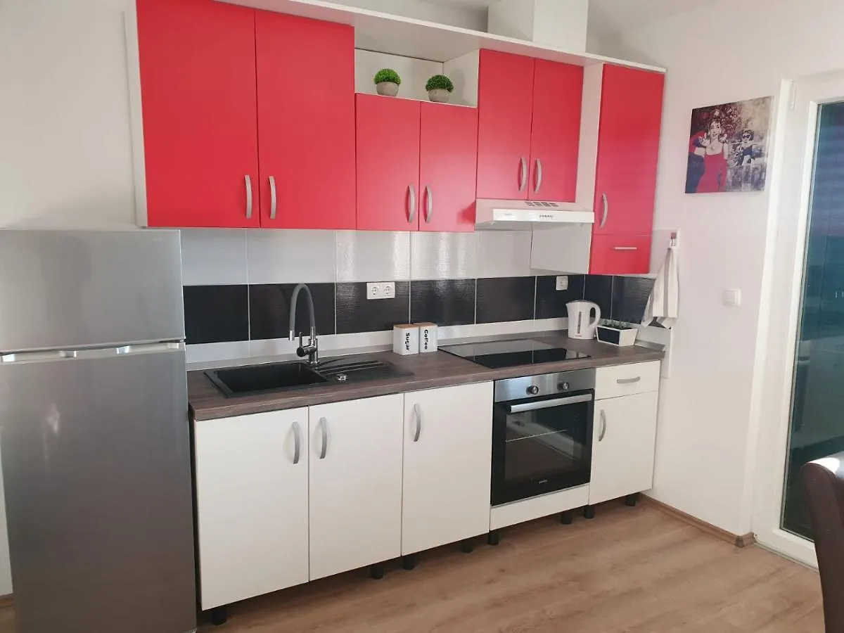 Apartment Odlicno Opremljeni Novouredeni Apartmani Iva, Okrug Gornji Trogir