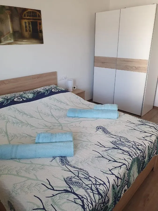 Apartment Odlicno Opremljeni Novouredeni Apartmani Iva, Okrug Gornji Trogir