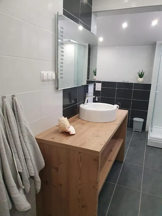 Odlicno Opremljeni Novouredeni Apartmani Iva, Okrug Gornji Trogir 0*,