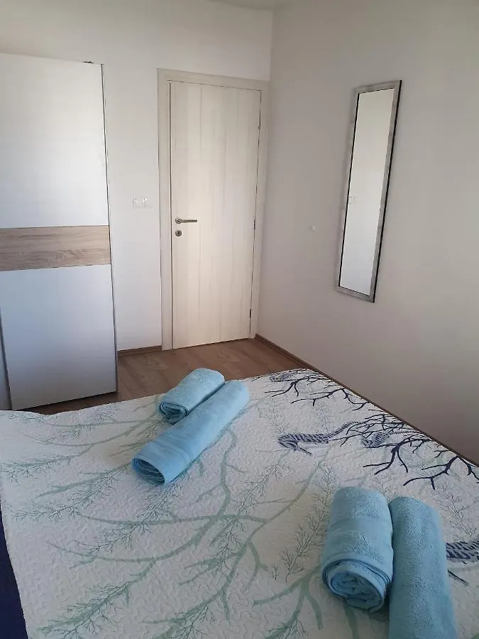 Odlicno Opremljeni Novouredeni Apartmani Iva, Okrug Gornji Trogir