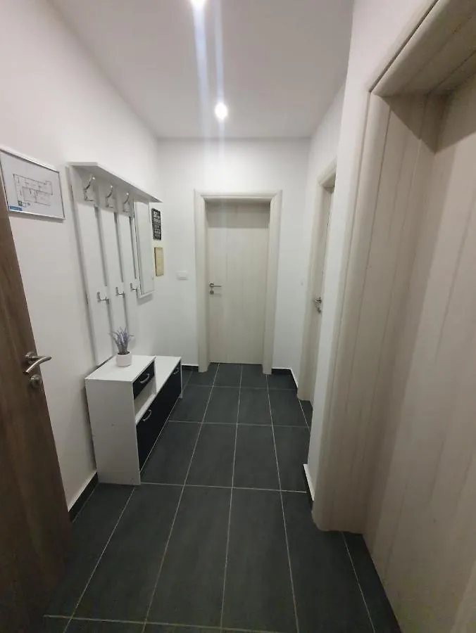 Odlicno Opremljeni Novouredeni Apartmani Iva, Okrug Gornji Trogir