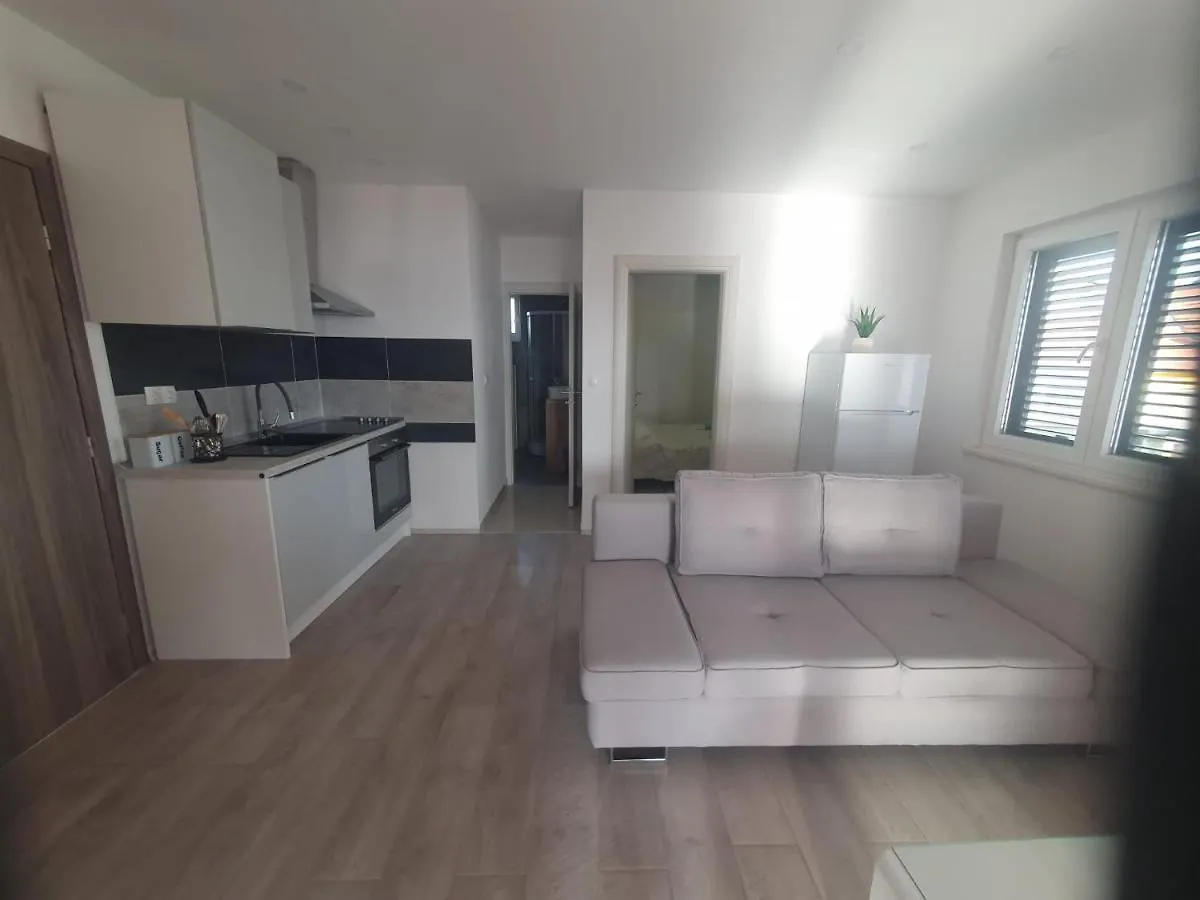 Apartment Odlicno Opremljeni Novouredeni Apartmani Iva, Okrug Gornji Trogir Croatia