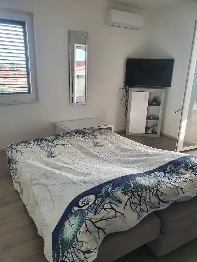 Odlicno Opremljeni Novouredeni Apartmani Iva, Okrug Gornji Trogir 0*,  Croatia