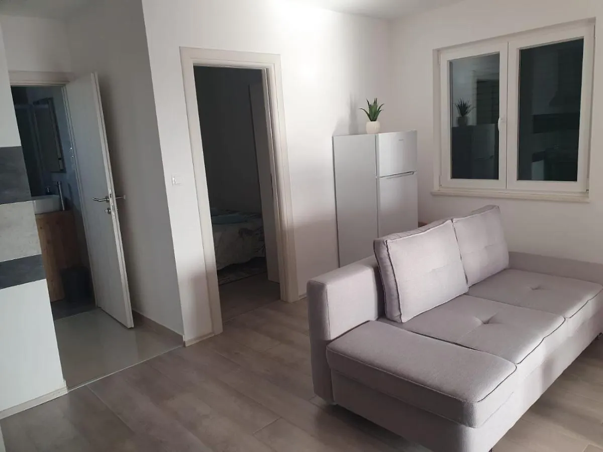 Apartment Odlicno Opremljeni Novouredeni Apartmani Iva, Okrug Gornji Trogir Croatia