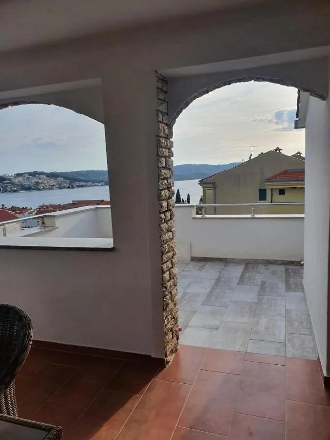 Odlicno Opremljeni Novouredeni Apartmani Iva, Okrug Gornji Trogir