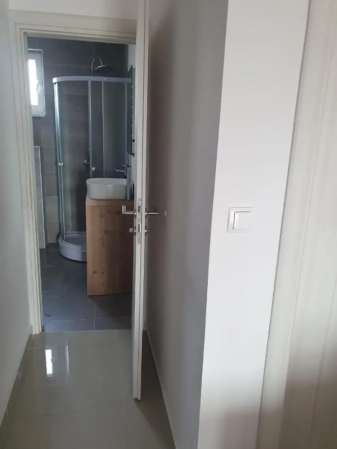 Odlicno Opremljeni Novouredeni Apartmani Iva, Okrug Gornji Trogir 0*,