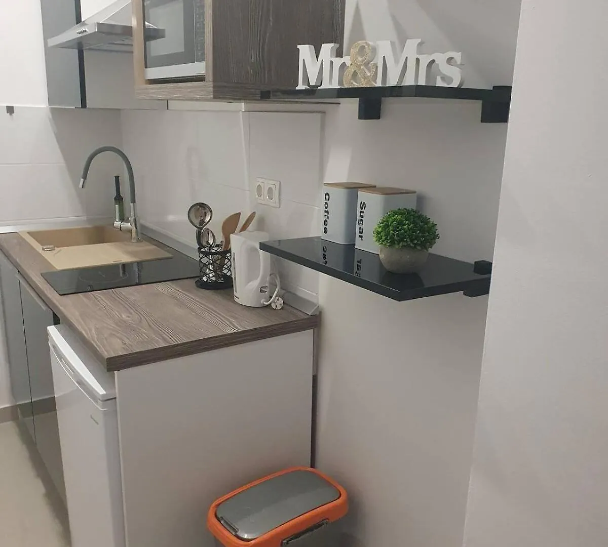 Apartment Odlicno Opremljeni Novouredeni Apartmani Iva, Okrug Gornji Trogir Croatia