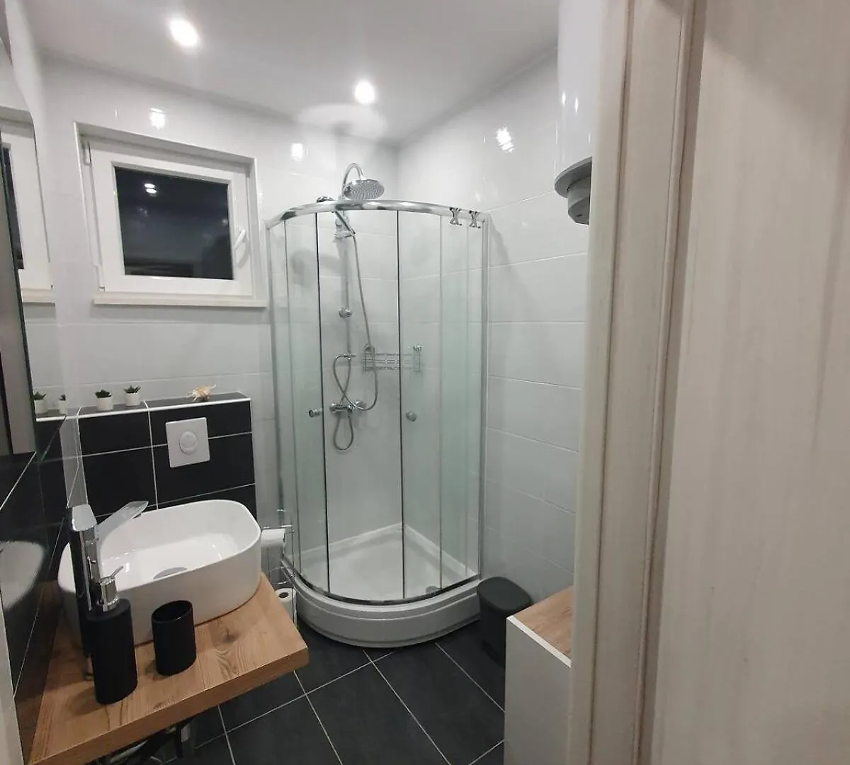 Odlicno Opremljeni Novouredeni Apartmani Iva, Okrug Gornji Trogir 0*,  Croatia